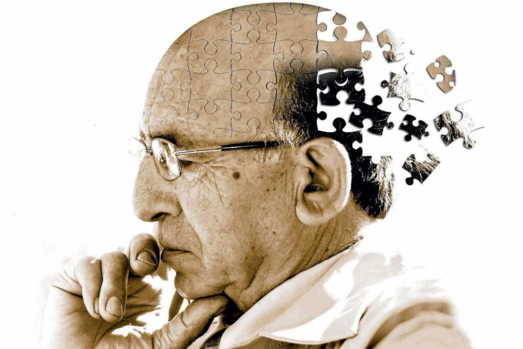 Anciano afectado por el Mal de Alzheimer